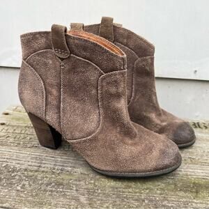 Clarks Indigo tan suede leather heeled ankle booties 8 1/2 M